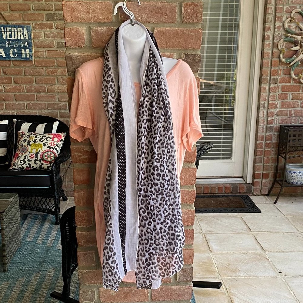 ✨HP✨ for the Best in Jewelry & Accessories 9/4 POLKA DOT Black White Scarf NWOT - Picture 2 of 4